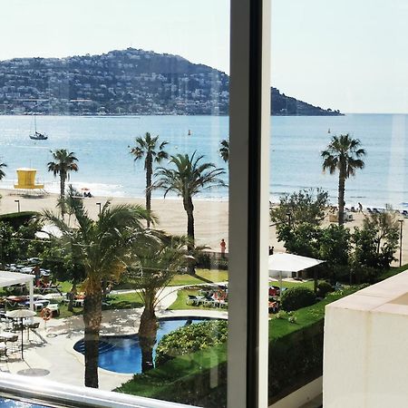 Spacieux Appartement Rose Front Mer Et Piscine Roses Luaran gambar