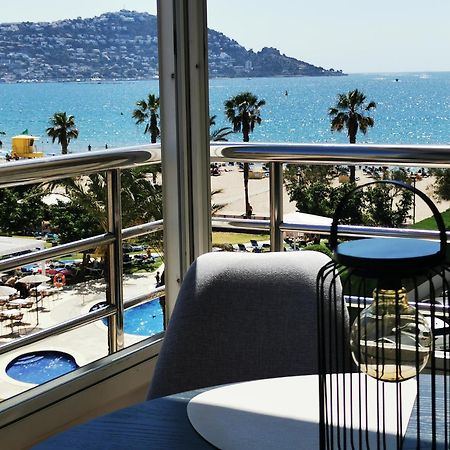 Spacieux Appartement Rose Front Mer Et Piscine Roses Luaran gambar