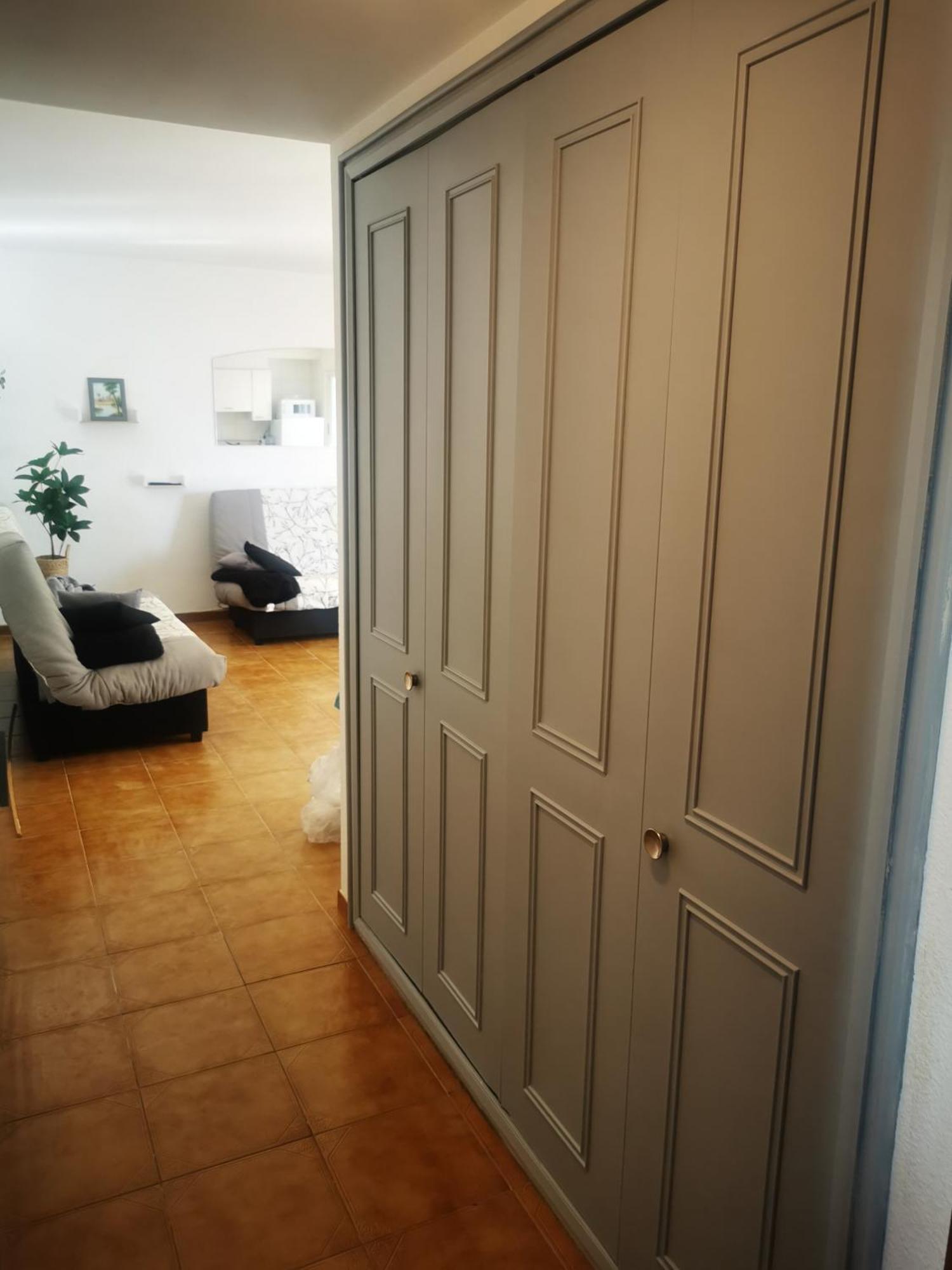 Spacieux Appartement Rose Front Mer Et Piscine Roses Luaran gambar