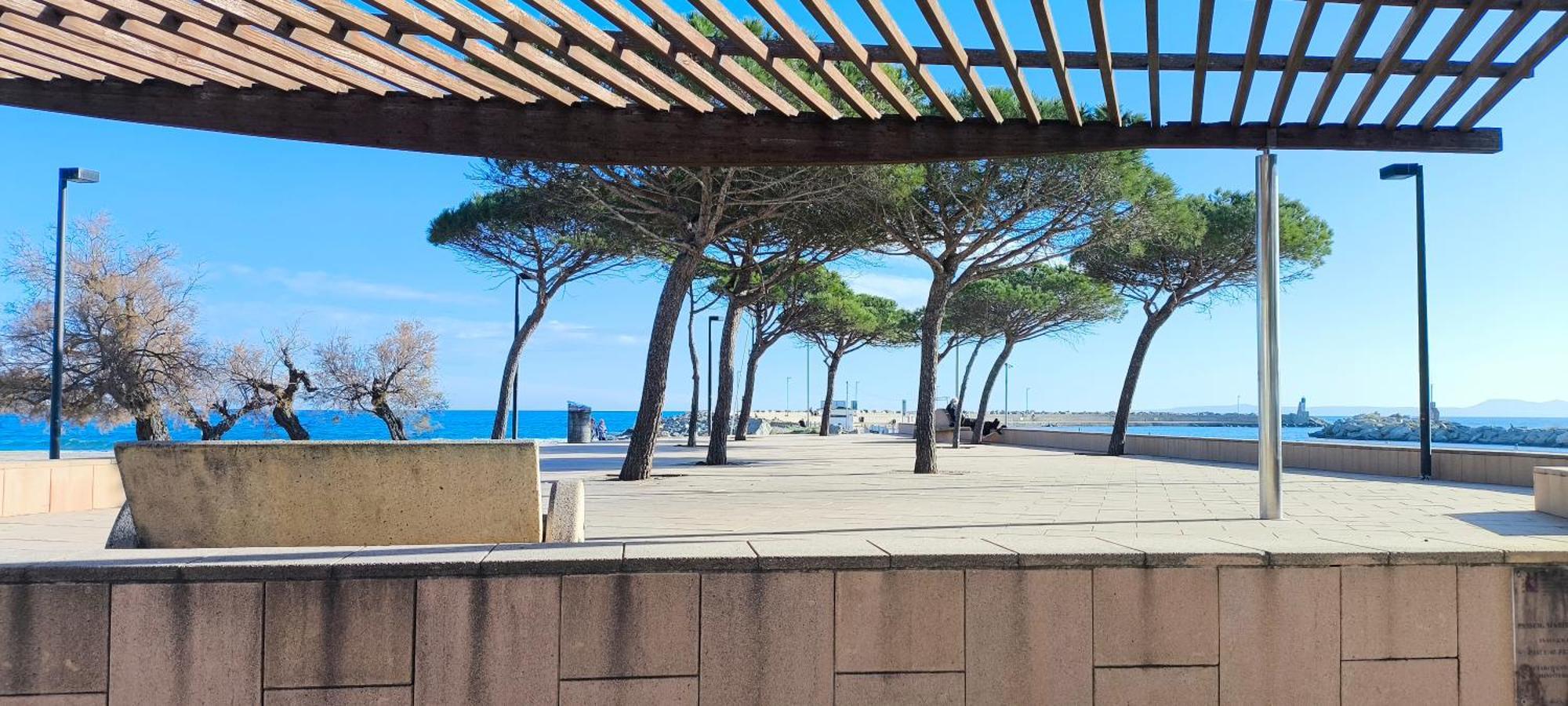 Spacieux Appartement Rose Front Mer Et Piscine Roses Luaran gambar